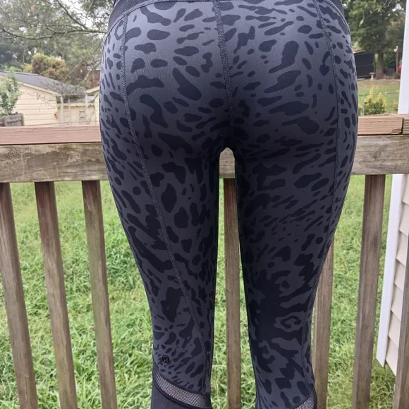 Lululemon athletica just breathe leggings crop animal swirl yoga full-on lutreme - Picture 5 of 10